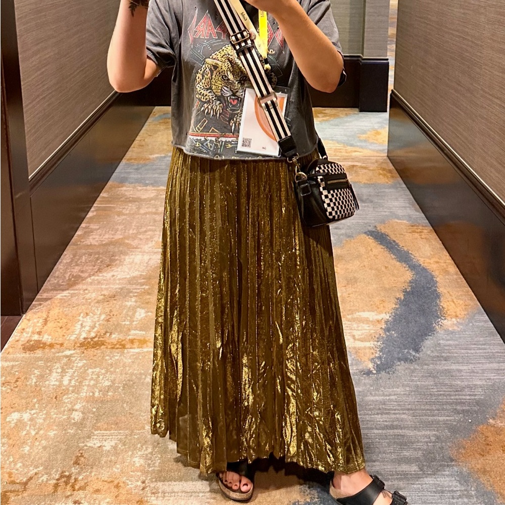 Metallic Gold Pleated Maxi Skirt - Picture 8 of 9